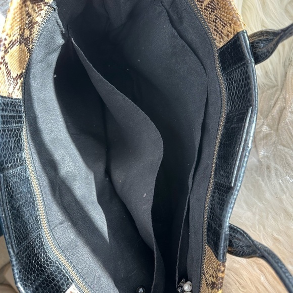 Handcrafted Snake Skin with Stone and Pearl Embellishments on front/back handbag - Picture 5 of 7
